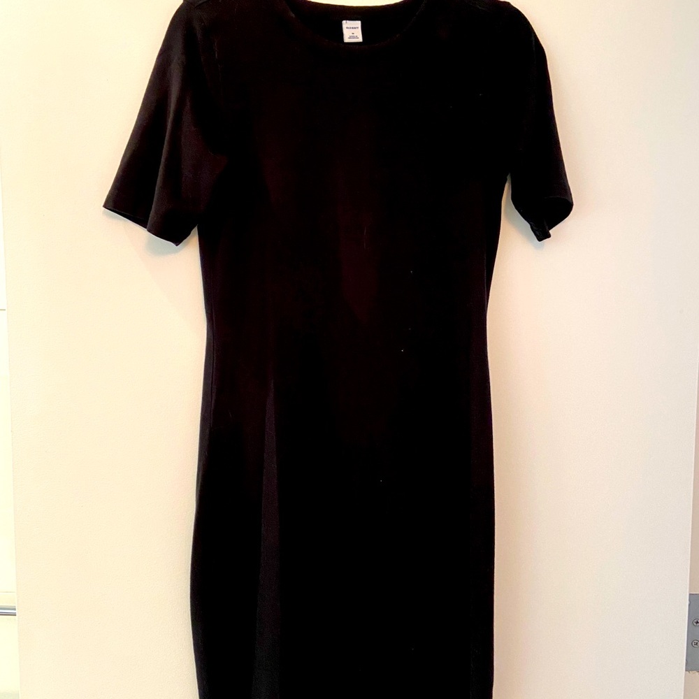 Short sleeve black t-shirt dress